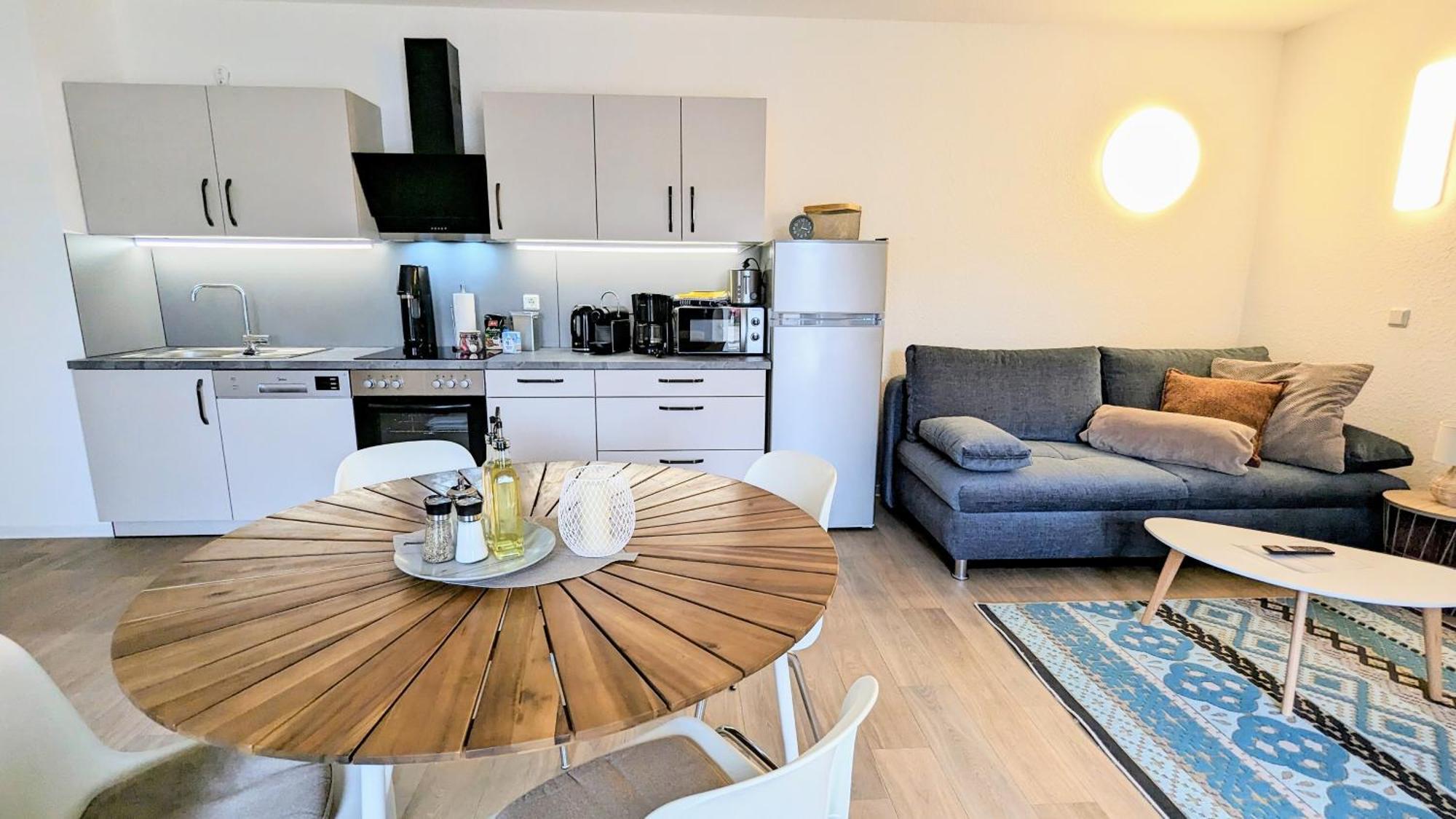 Fewo Urban Gotha - Apartment Orangerie - Am Schlosspark- Parken An Der Der Tuer- Barrierefrei, 900 Meter Zum Bahnhof - Wallbox ภายนอก รูปภาพ