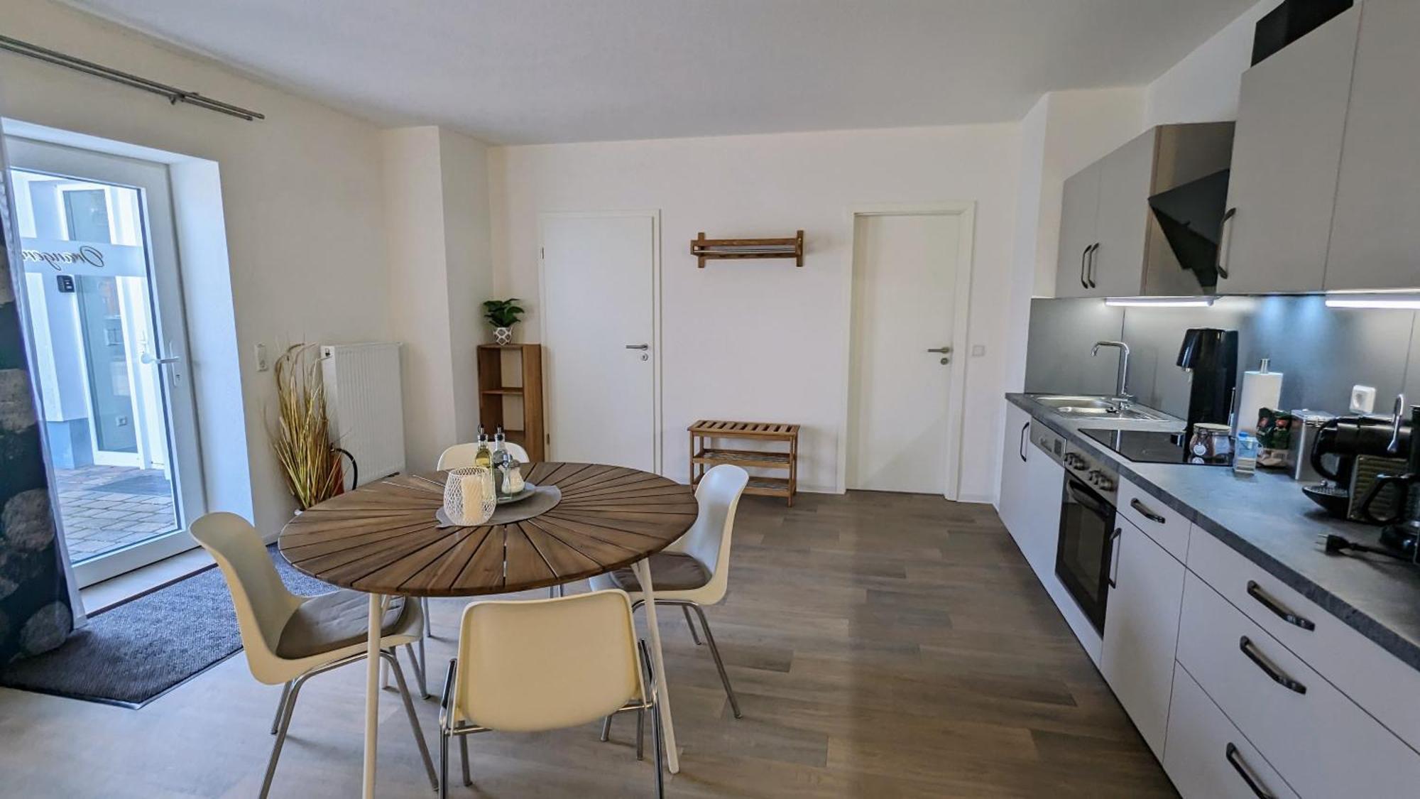 Fewo Urban Gotha - Apartment Orangerie - Am Schlosspark- Parken An Der Der Tuer- Barrierefrei, 900 Meter Zum Bahnhof - Wallbox ภายนอก รูปภาพ